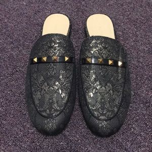*Never Worn* Marc Fisher Embroidered Mules